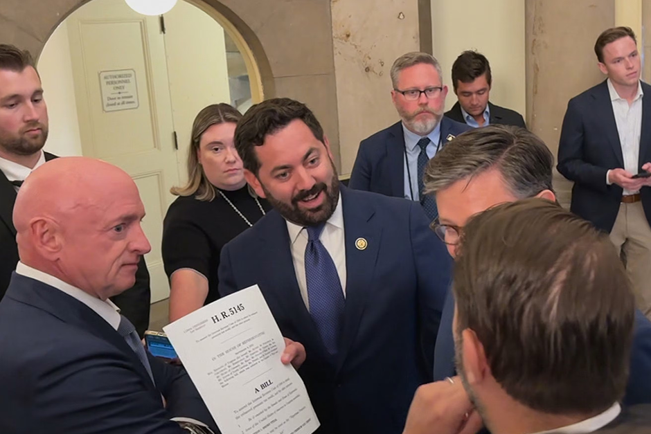 Tensions flare on Capitol Hill over government shutdown: 'Keep your mouth shut' - ABC News - Breaking News, Latest News and Videos Tensions flare on Capitol Hill over government shutdown: 'Keep your mouth shut' - ABC News - Breaking News, Latest News and Videos
