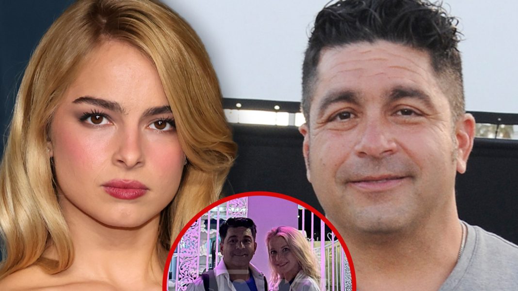 Addison Rae's dad just got married in Vegas after a whirlwind romance.