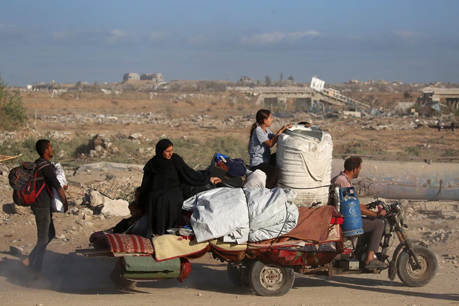 Hamas Re-Emerges in Gaza as Palestinians Return to Their Homes