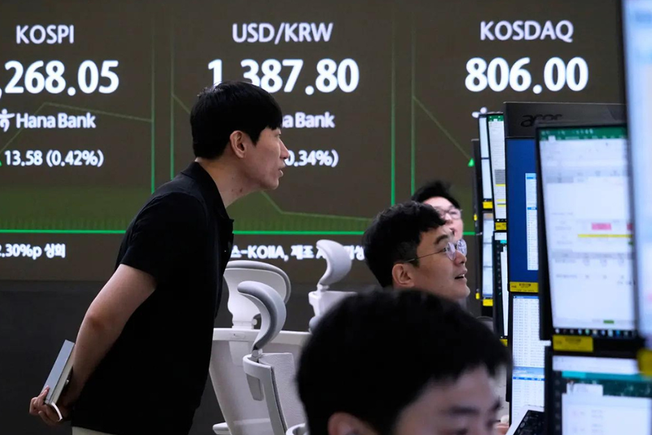 Asia stocks buoyed by tech gains, Japan at record high as rate hike bets unwind Asia stocks buoyed by tech gains, Japan at record high as rate hike bets unwind