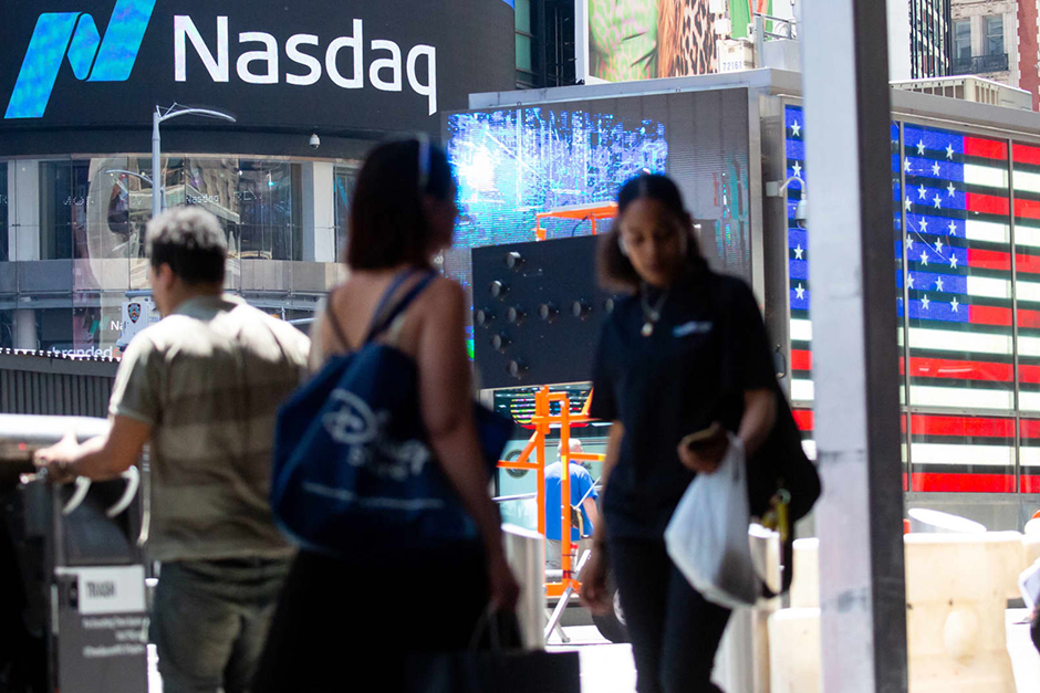 Stock futures are little changed after S&P 500, Nasdaq log new highs: Live updates Stock futures are little changed after S&P 500, Nasdaq log new highs: Live updates