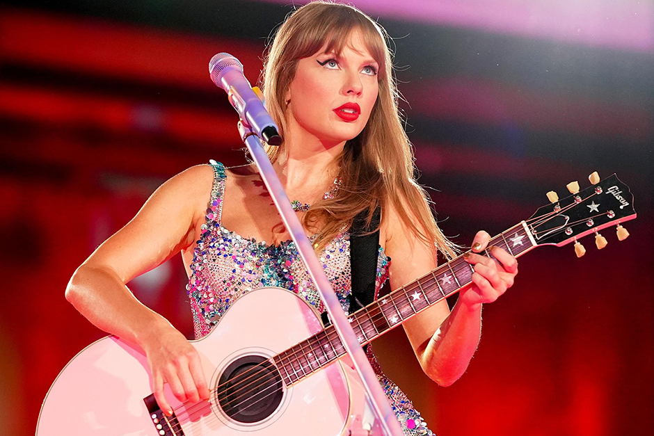 Taylor Swift denies turning down Super Bowl half-time show