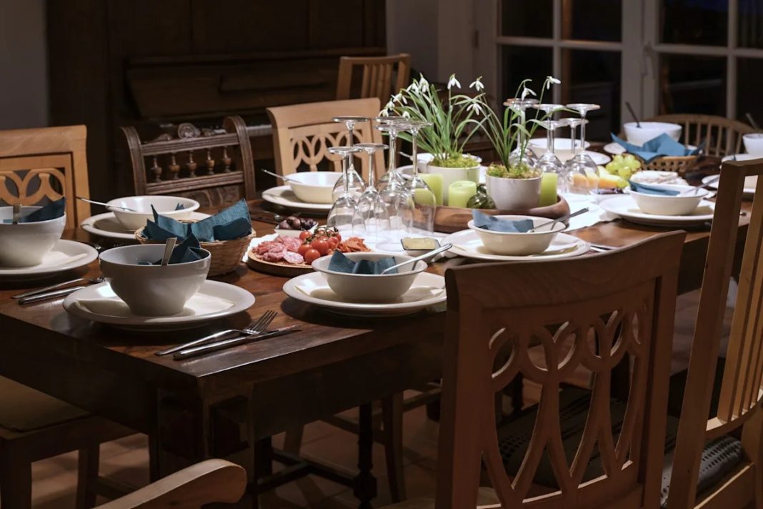 Researchers warn: Your dinner table is hiding a 'self-destruction' hazard. Researchers warn: Your dinner table is hiding a 'self-destruction' hazard.