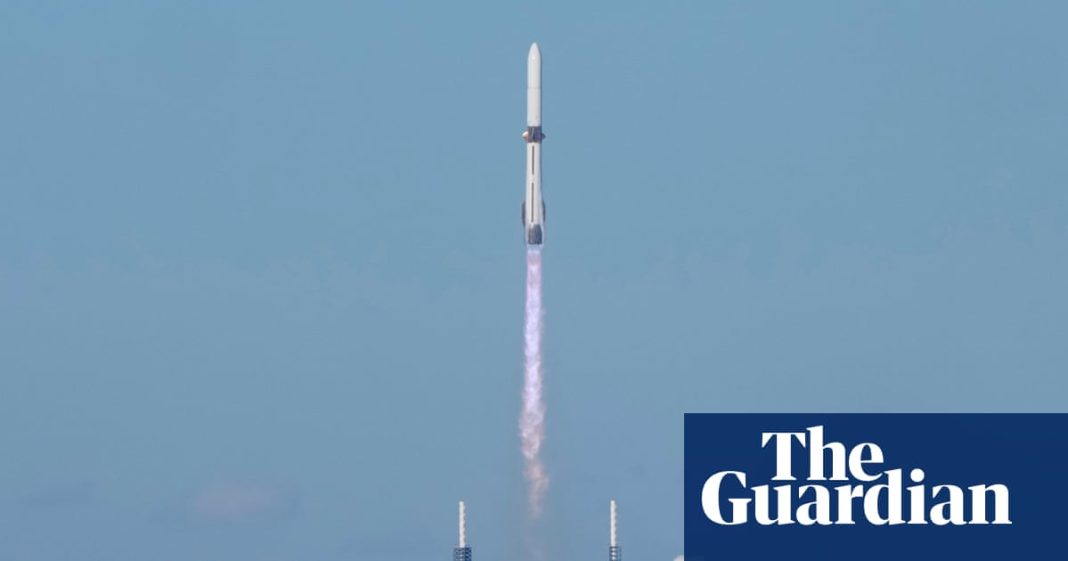 Jeff Bezos’s Blue Origin launches rocket carrying twin Nasa spacecraft to Mars Jeff Bezos’s Blue Origin launches rocket carrying twin Nasa spacecraft to Mars