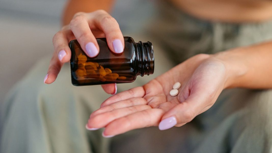 Heads-up: A common supplement has a worrying connection to heart failure.