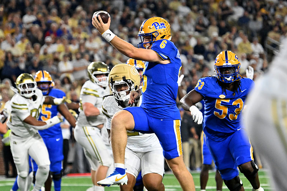 Pittsburgh Beats Georgia Tech 42-28 on November 22, 2025