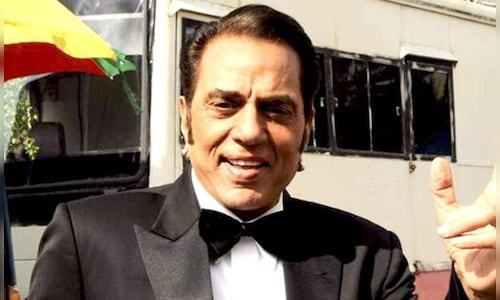 Dharmendra health update: Family dismisses death reports, says actor is recovering