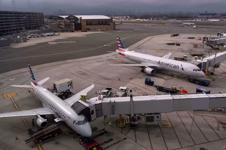 US airlines are now cancelling over 2,700 flights every day due to the ongoing shutdown