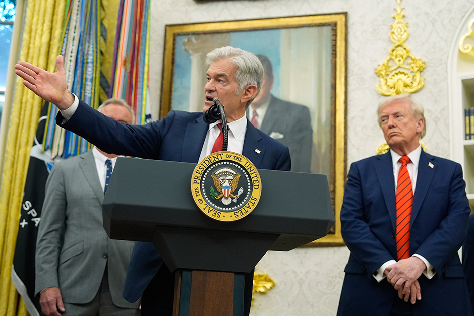 Experts say Pulte and Trump’s 50-year mortgage idea is just a ‘band-aid’ and a ‘distraction’. Experts say Pulte and Trump’s 50-year mortgage idea is just a ‘band-aid’ and a ‘distraction’.