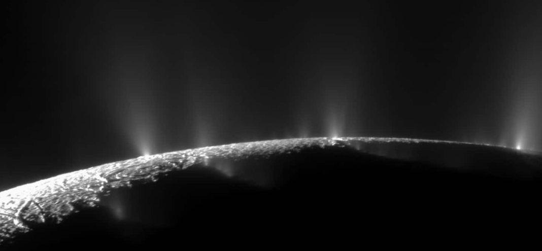 NASA's Cassini detects fresh organic molecules from Saturn's Moon