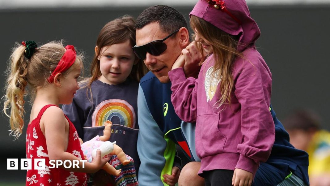 The Ashes: Australia omit spinner for Boxing Day Test on 'grassy' Melbourne pitch