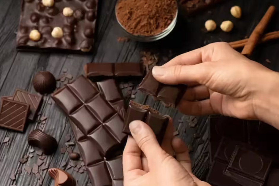 Taking a bite from the chocolate bar? It could affect your aging process, new study suggests Taking a bite from the chocolate bar? It could affect your aging process, new study suggests