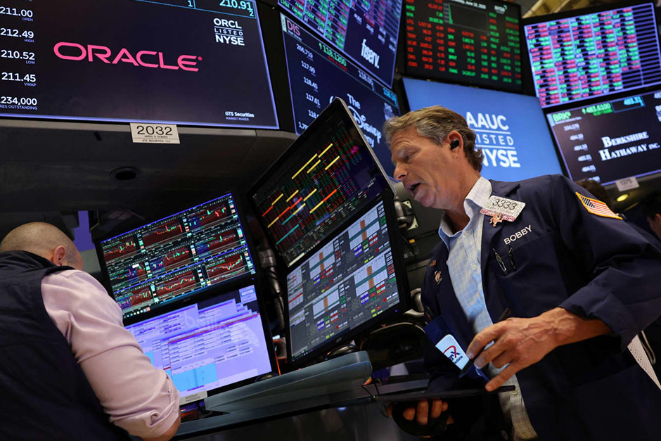 S&P 500 futures retreat after nearing record on Fed as Oracle disappointment drags down AI stocks: Live updates S&P 500 futures retreat after nearing record on Fed as Oracle disappointment drags down AI stocks: Live updates