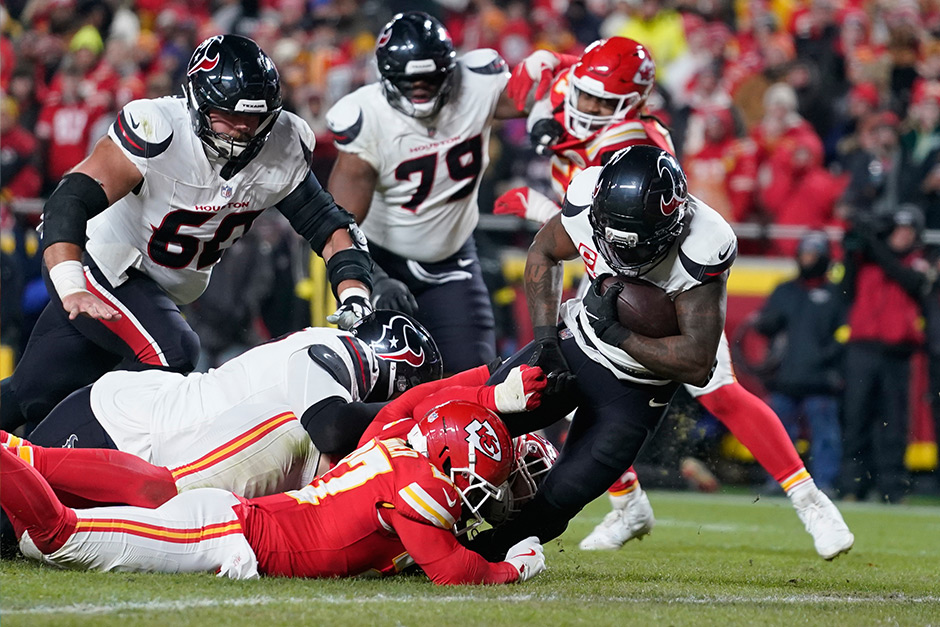 Texans stop Mahomes and Chiefs cold in 20-10 victory, keeping AFC South race tight. Texans stop Mahomes and Chiefs cold in 20-10 victory, keeping AFC South race tight.