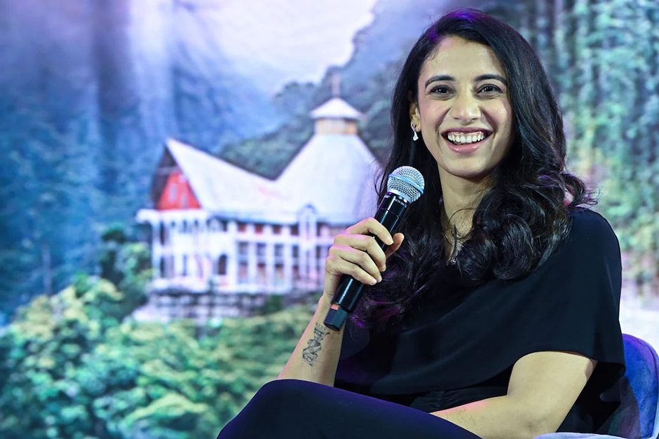 Smriti Mandhana’s answer to how she tackles personal issues gets loudest cheer in return to public eyes