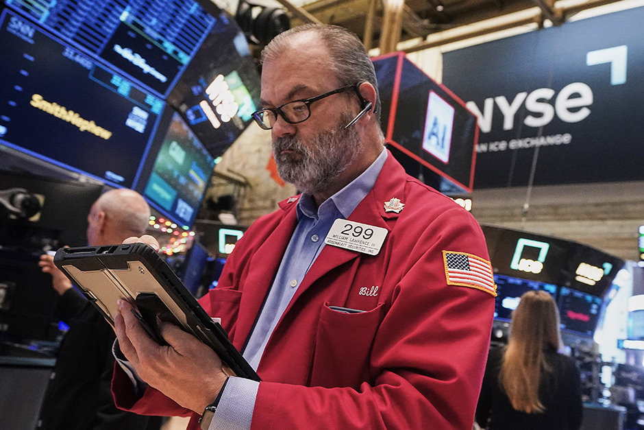 The Dow just hit a new record, soaring 600 points! Oracle’s news has investors ditching AI for the wider market. The Dow just hit a new record, soaring 600 points! Oracle’s news has investors ditching AI for the wider market.