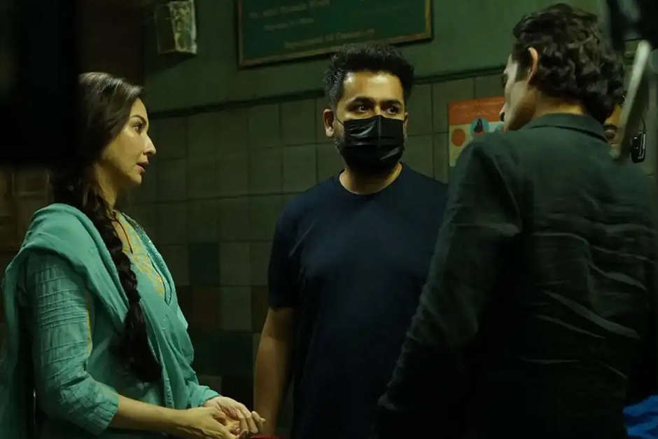 Saumya Tandon says she slapped Akshaye Khanna for real as she drops BTS pictures from ‘Dhurandhar’: ‘Aditya insisted it had to be authentic’