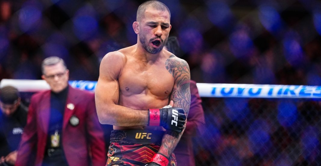 Alexandre Pantoja speaks out after gruesome injury costs him his title at UFC 323. Alexandre Pantoja speaks out after gruesome injury costs him his title at UFC 323.