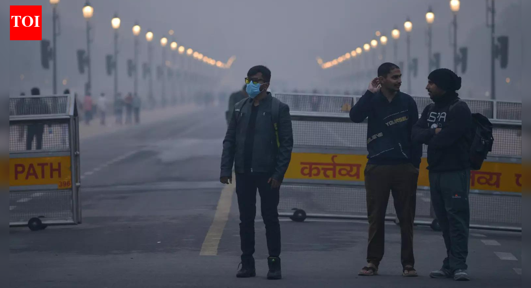 Grey skies & high AQI: Smoggy struggle ahead as Delhi's air quality worsens; minister orders crackdown on polluting units