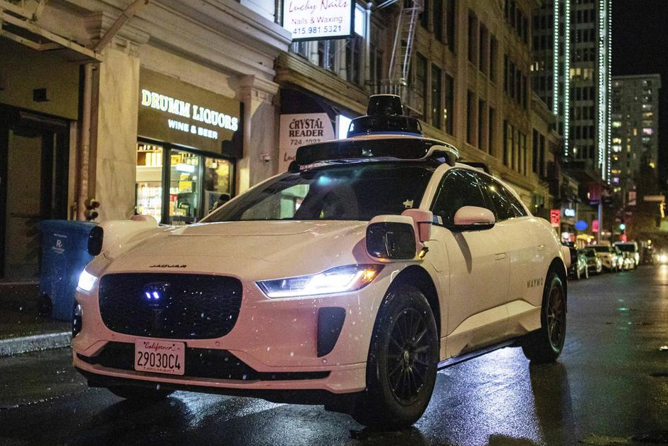 Waymos San Francisco outage raises doubts over robotaxi readiness during crises