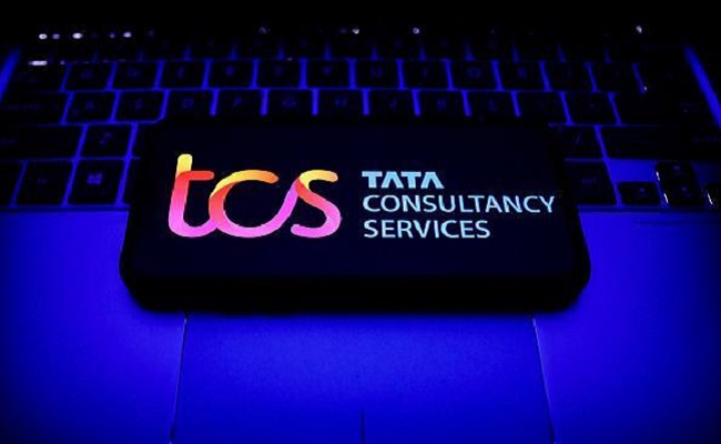 AI Gold Rush: TCS Eyes $1.5B, Aims for No.1 Spot AI Gold Rush: TCS Eyes $1.5B, Aims for No.1 Spot