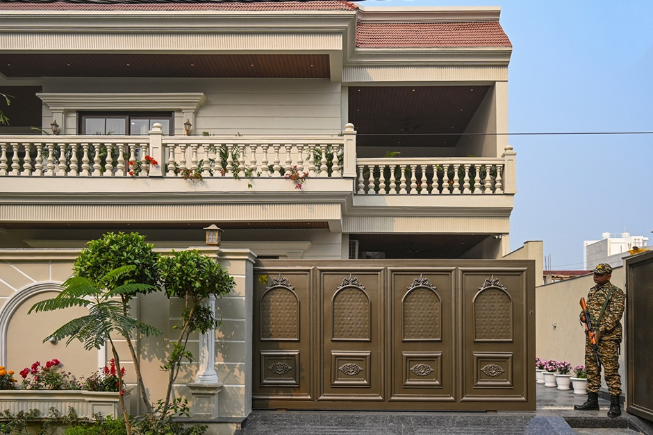 Gucci and Prada bags, Rado watches: ED raid at UP ex-constable’s mansion reveals a lavish lifestyle Gucci and Prada bags, Rado watches: ED raid at UP ex-constable’s mansion reveals a lavish lifestyle