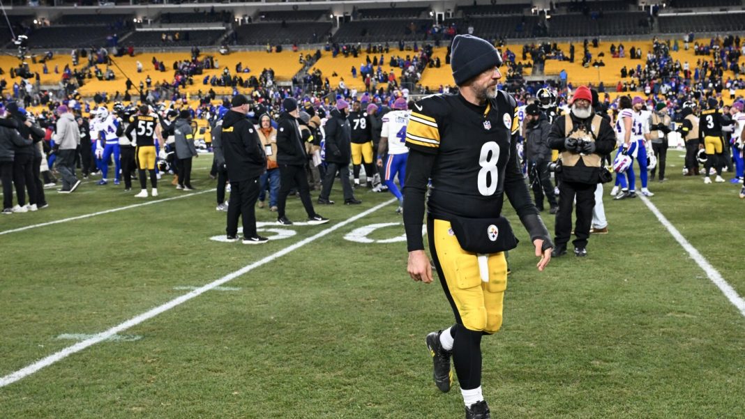 Aaron Rodgers rips into some receivers for skipping film and running wrong routes.