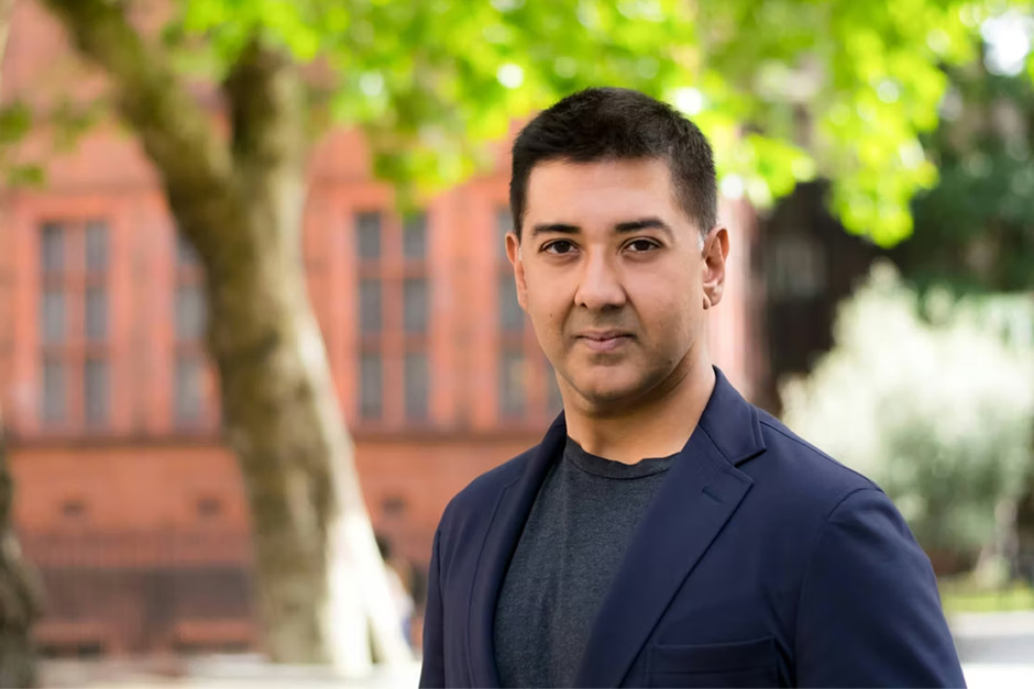 US judge prevents British social media campaigner from being held.