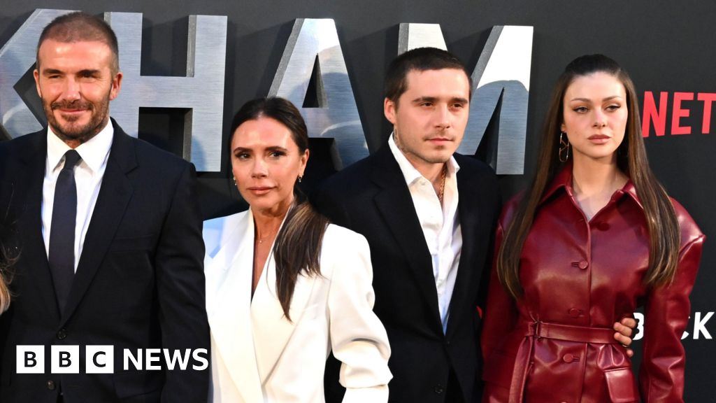 Brooklyn Beckham's Wedding DJ Spills Details on 'Awkward' Dance