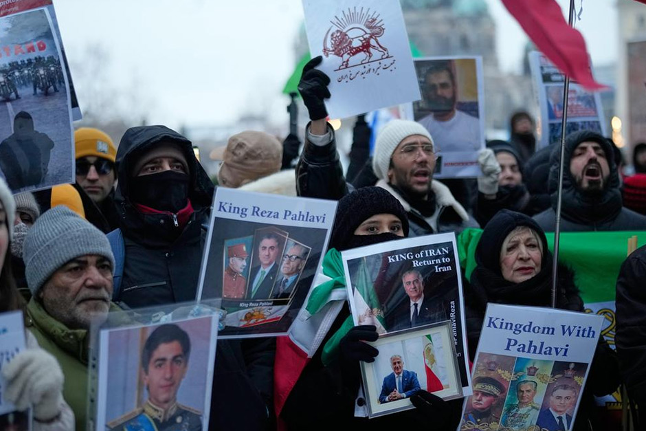 Iran protests Live Updates: Tehran Army vows to safeguard national interests as protests continue