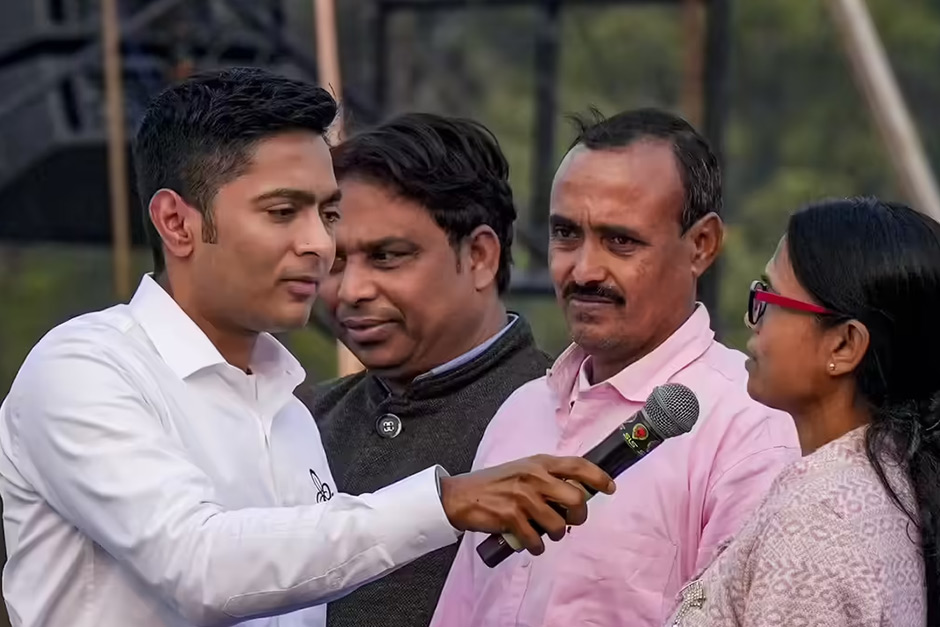 Abhishek Banerjee presents 3 ‘dead’ voters at TMC rally; takes on EC, BJP Abhishek Banerjee presents 3 ‘dead’ voters at TMC rally; takes on EC, BJP