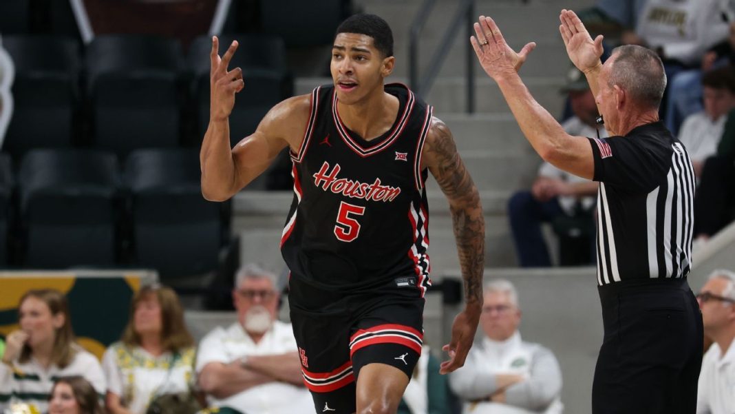 Houston Cougars Notch School-Record 16th Straight Road Win, Making History