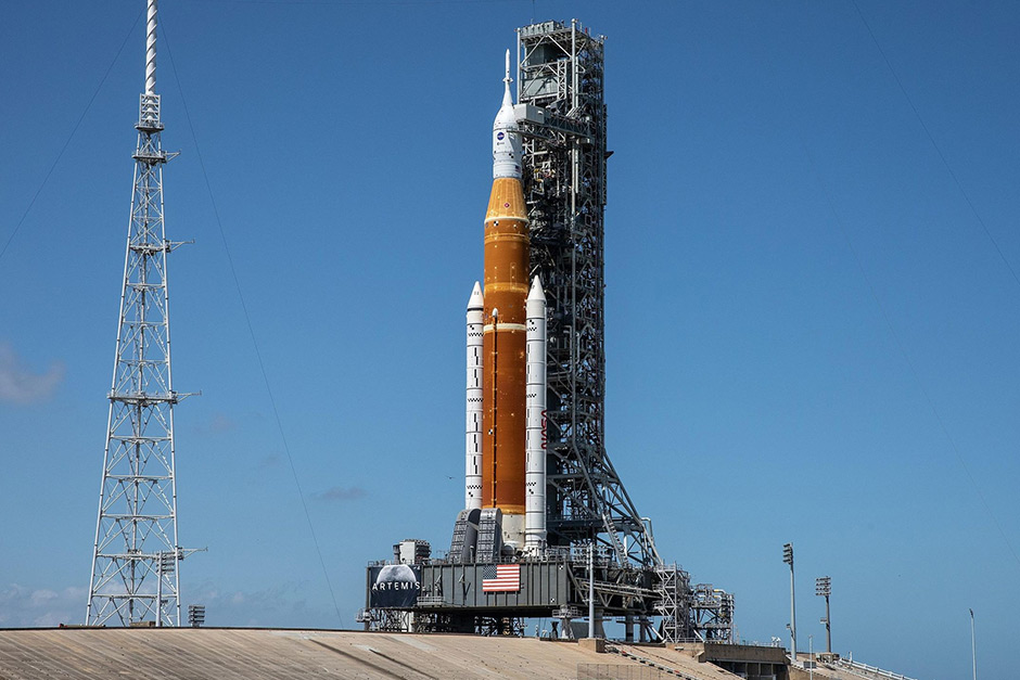 NASA’s Artemis II rocket is rolling out to the launch pad for the first crewed Moon mission in decades! Follow live. NASA’s Artemis II rocket is rolling out to the launch pad for the first crewed Moon mission in decades! Follow live.