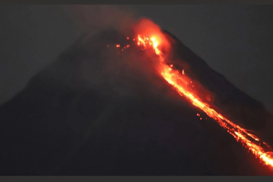 The Philippines is moving 3,000 people to safety as Mayon Volcano gets more active.