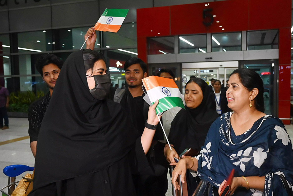 ‘Bad situation’: Several Indians return from Iran amid deadly protests; reunite with families in Delhi ‘Bad situation’: Several Indians return from Iran amid deadly protests; reunite with families in Delhi