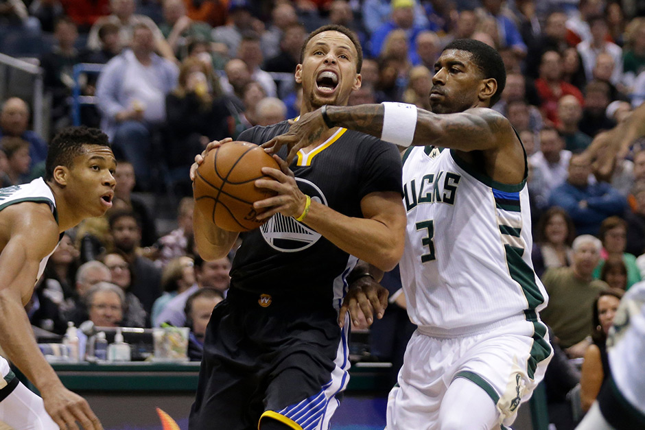 Warriors Clinch Hard-Fought Win Over Bucks
