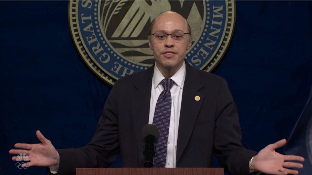 Pete Davidson Popped Up on SNL's Cold Open to Pete Davidson Popped Up on SNL's Cold Open to