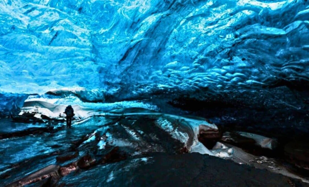 He Disappeared Into a Cave for 63 Days Then Returned with a Scientific Breakthrough Still Changing Biology 60 Years Later - Indian Defence Review