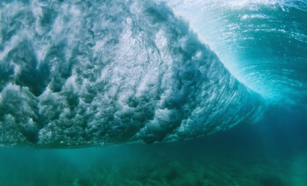 Massive Ocean Discovered 700km Beneath Earth, Dwarfing Surface Waters