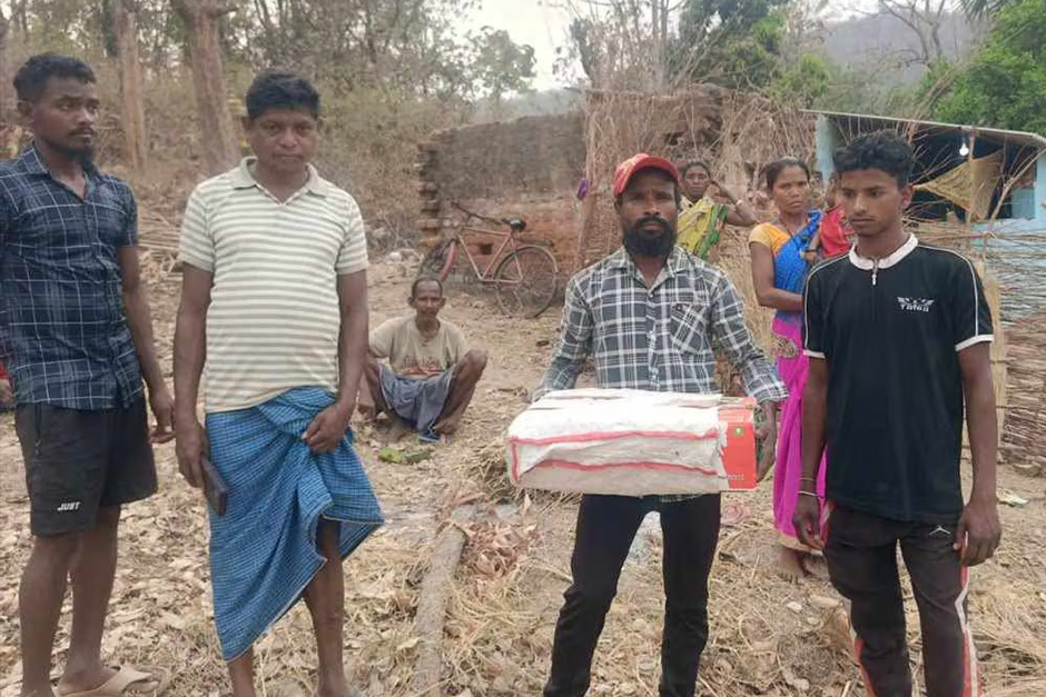 Father carries stillborn baby in cardboard box after ambulance ‘denied’ by hospital in Jharkhand
