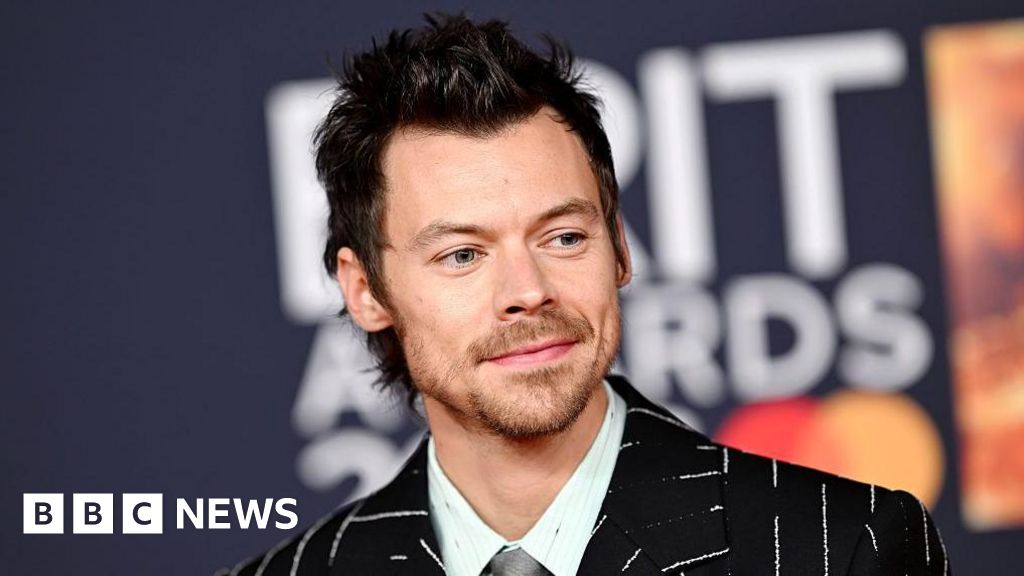 Photos: Harry Styles, Olivia Dean, and Lola Young on The Brits red carpet.