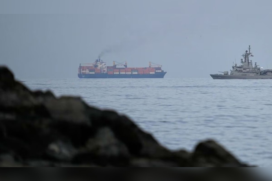 Indian Warships Escort Indian LPG Tankers in Gulf of Oman