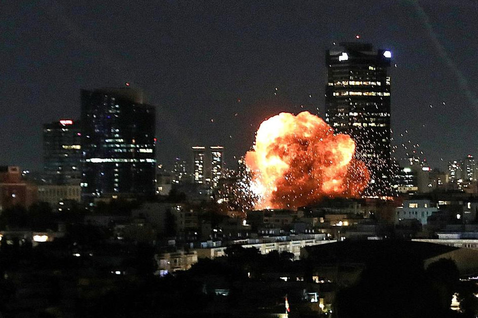 US Iran War News Live Updates: Iran launches missiles attack on Tel Aviv, Jerusalem; blasts heard in Kuwait, Qatar