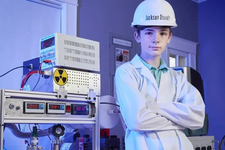 A 12-Year-Old Built His Own Nuclear Fusion Reactor at Home, Becoming the Youngest Ever to Do It.