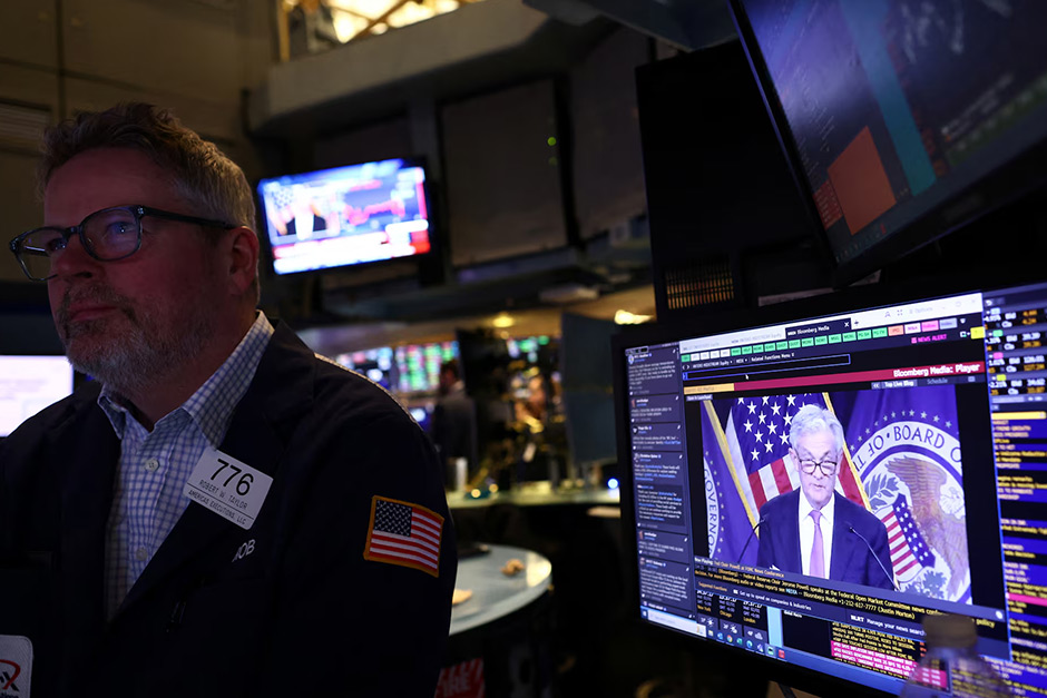Market Futures Climb as Traders Brace for Fed’s Rate Reveal