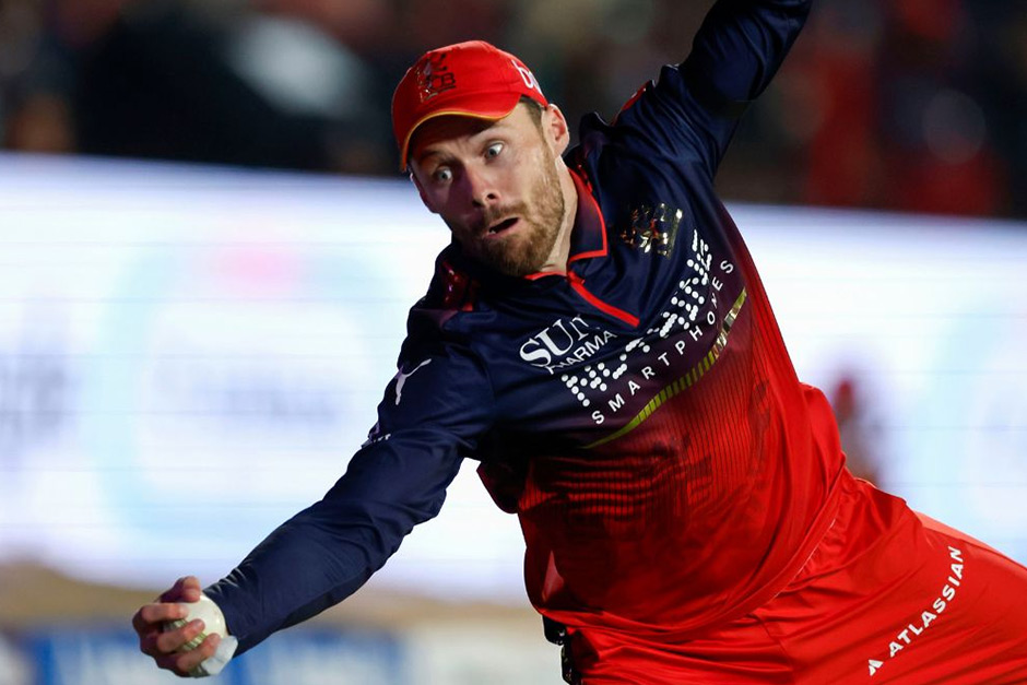 Phil Salt steals the show with outrageous one-handed catch to remove Ishan Kishan
