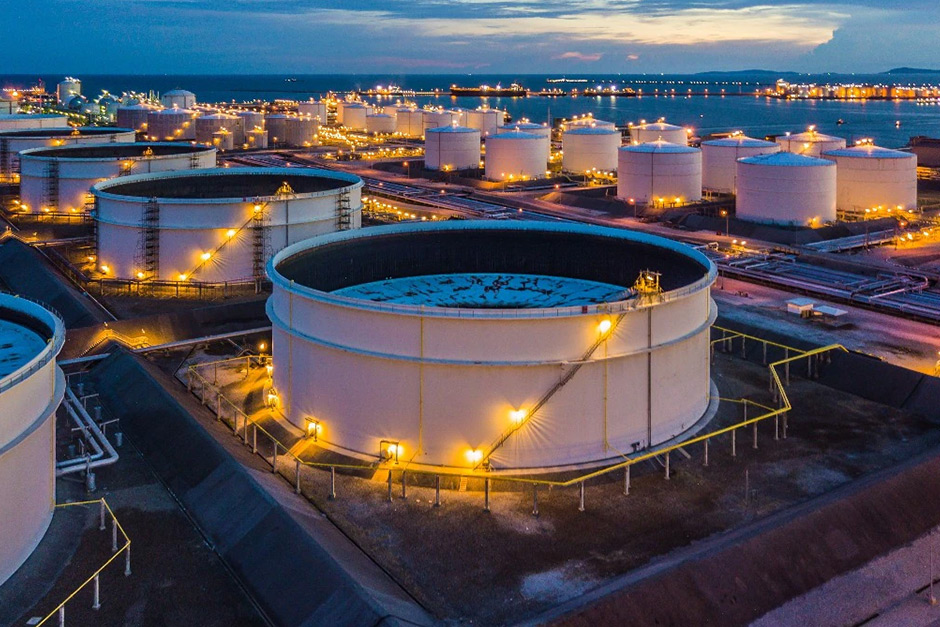 G-7 Resists Tapping Oil Stockpiles Amid Price Surge