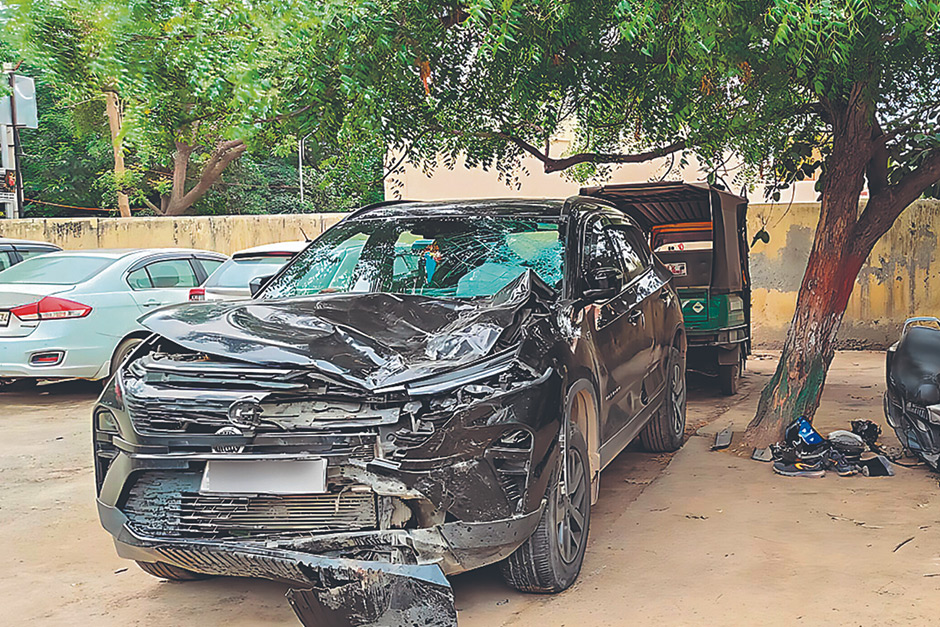 Speeding SUV rams bike taxi in Gurugram; victims flung 15-20 feet in impact, scooter split in two Speeding SUV rams bike taxi in Gurugram; victims flung 15-20 feet in impact, scooter split in two