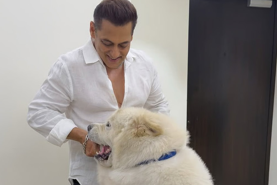 Salman Khan’s latest pics with My Sukh prove he is the happiest with his pet dog Salman Khan’s latest pics with My Sukh prove he is the happiest with his pet dog