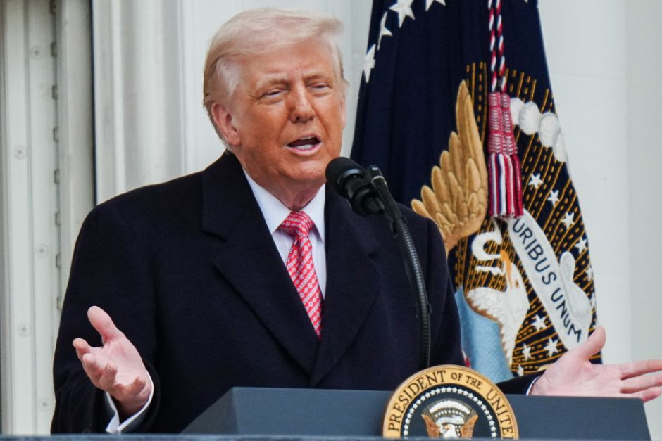 Trump Urges Allies to ‘Just Take’ Oil from Hormuz Strait Trump Urges Allies to ‘Just Take’ Oil from Hormuz Strait